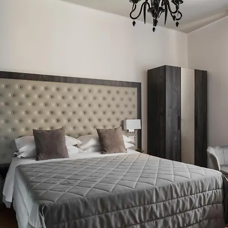 Boutique Re Enzo Hotel